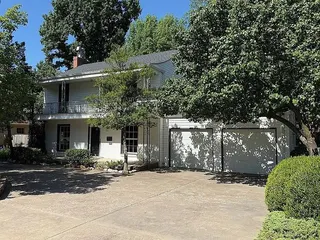 Sold home at 518 S Flood Avenue