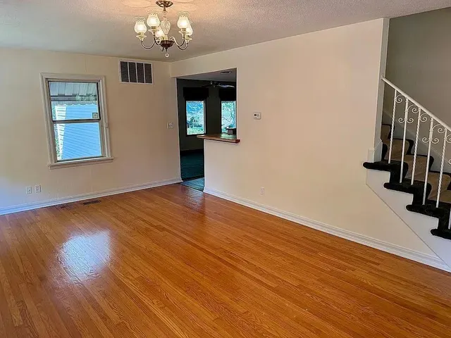 Photo 4 — 518 S Flood Avenue, Norman, OK 73069