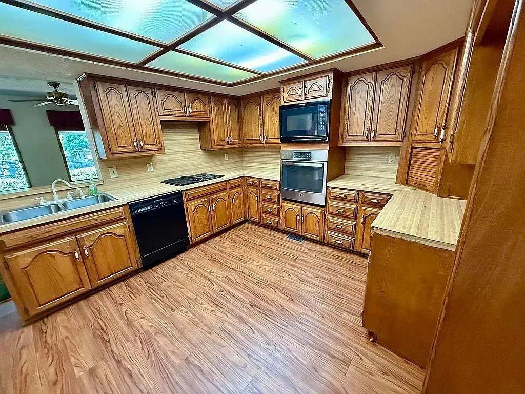 Photo 7 — 518 S Flood Avenue, Norman, OK 73069