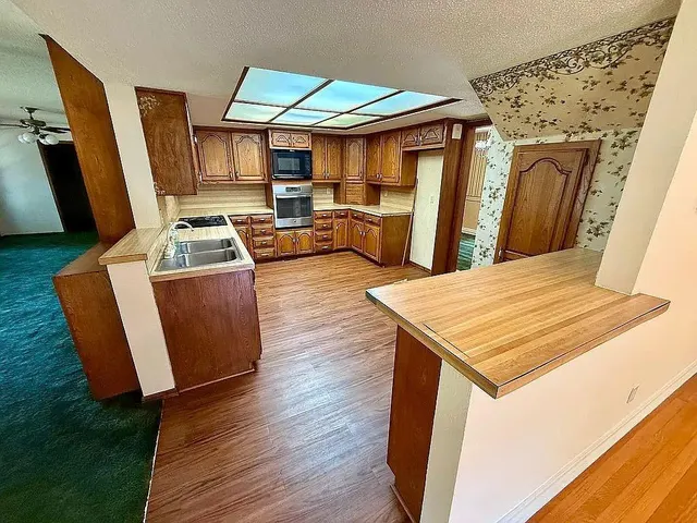Photo 8 — 518 S Flood Avenue, Norman, OK 73069