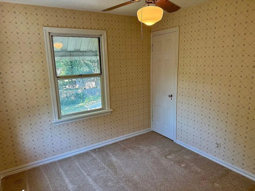 Photo 14 — 518 S Flood Avenue, Norman, OK 73069