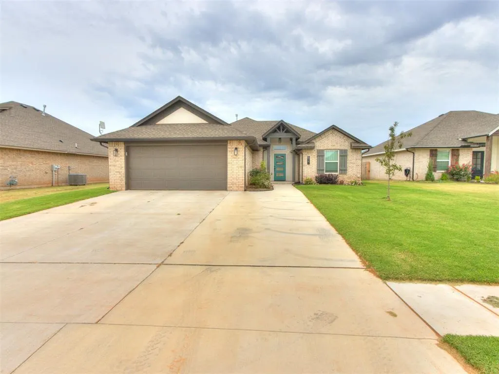 Front exterior — 527 Hackberry Lane, Washington, OK 73093