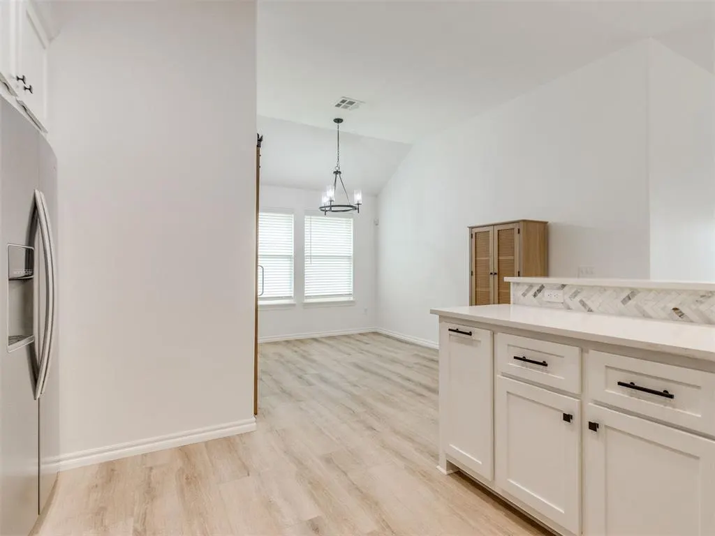Photo 10 — 527 Hackberry Lane, Washington, OK 73093