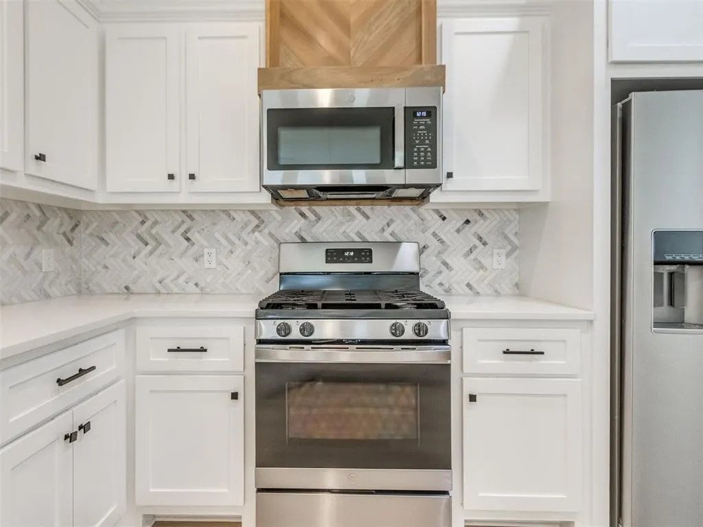 Photo 11 — 527 Hackberry Lane, Washington, OK 73093