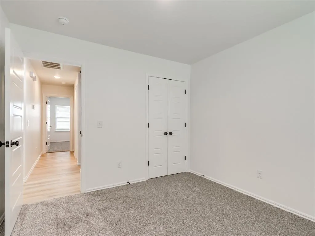 Photo 14 — 527 Hackberry Lane, Washington, OK 73093
