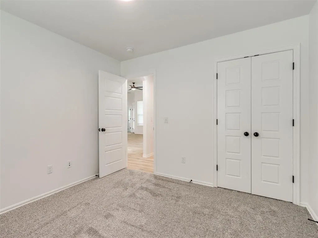 Photo 15 — 527 Hackberry Lane, Washington, OK 73093