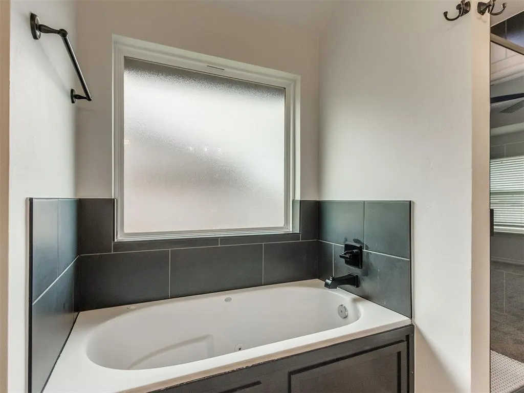 Photo 29 — 527 Hackberry Lane, Washington, OK 73093