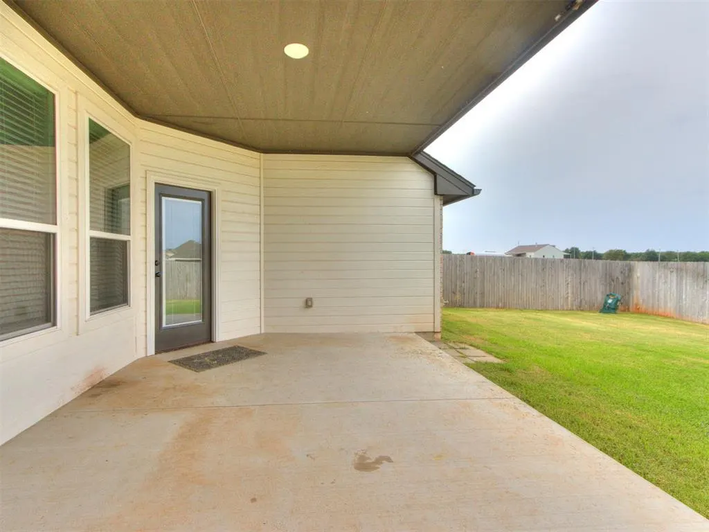 Photo 34 — 527 Hackberry Lane, Washington, OK 73093