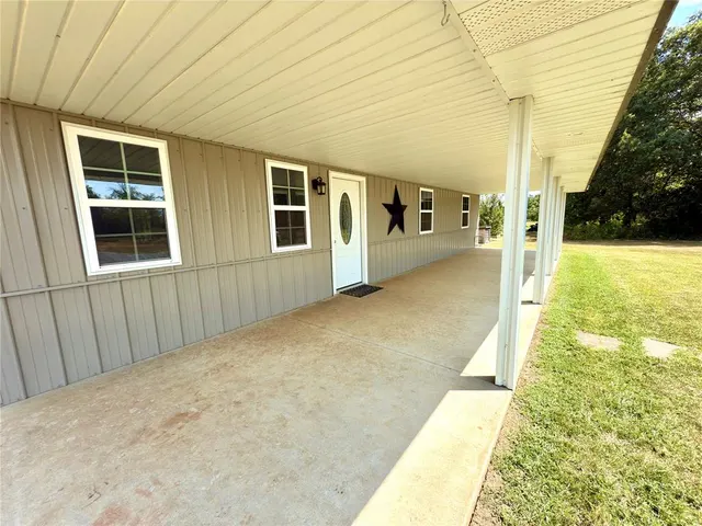 Photo 3 — 30235 Johnson Road, Maud, OK 74854