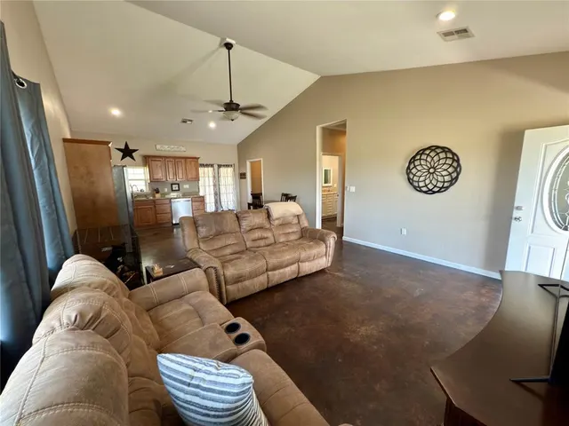 Photo 6 — 30235 Johnson Road, Maud, OK 74854