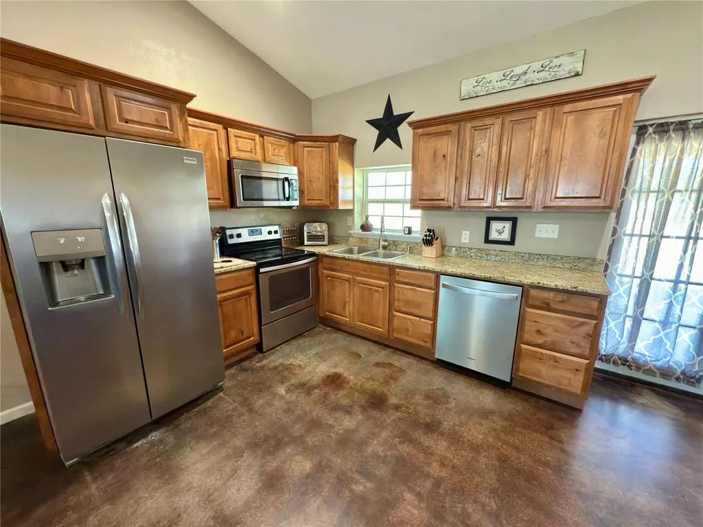 Photo 9 — 30235 Johnson Road, Maud, OK 74854