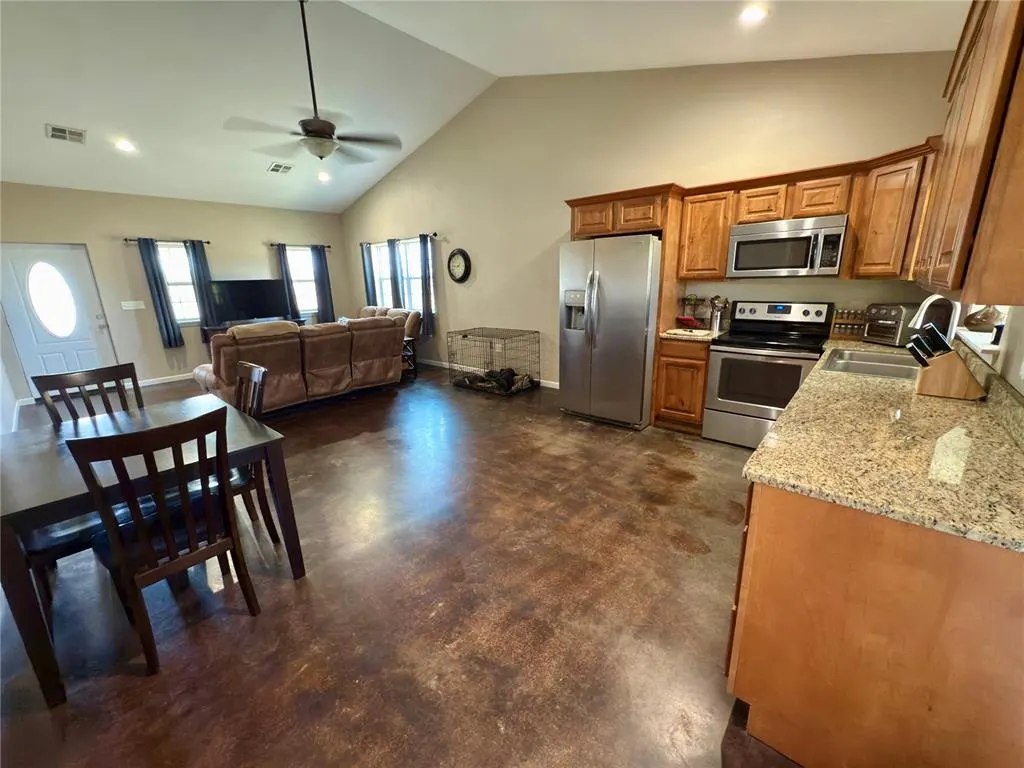 Photo 10 — 30235 Johnson Road, Maud, OK 74854