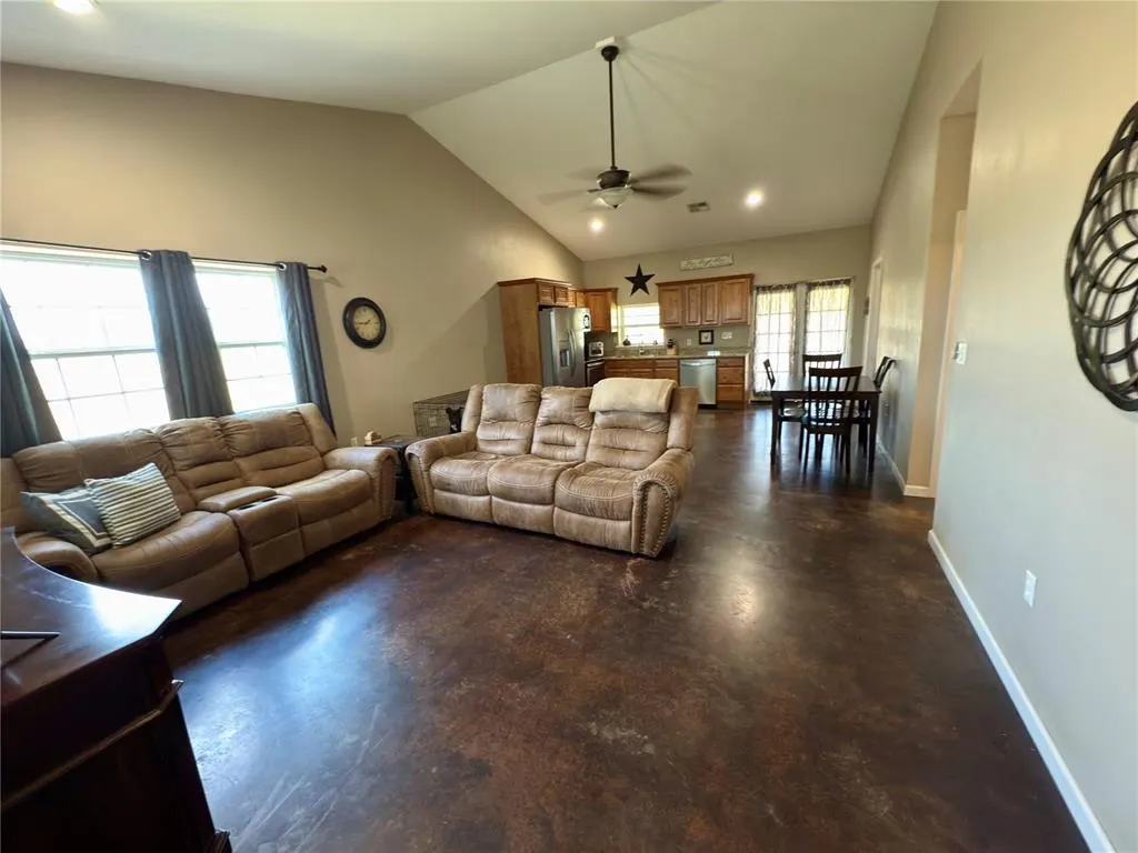Photo 11 — 30235 Johnson Road, Maud, OK 74854