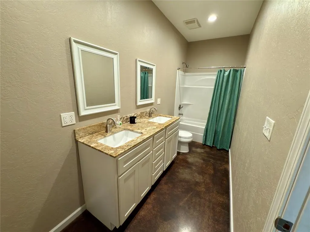 Photo 15 — 30235 Johnson Road, Maud, OK 74854