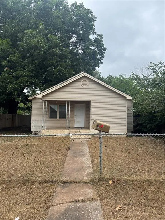 Photo 2 — 41 SE 39th Street, Oklahoma City, OK 73129