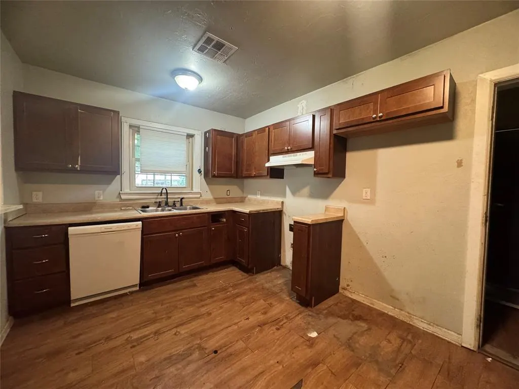 Photo 5 — 41 SE 39th Street, Oklahoma City, OK 73129