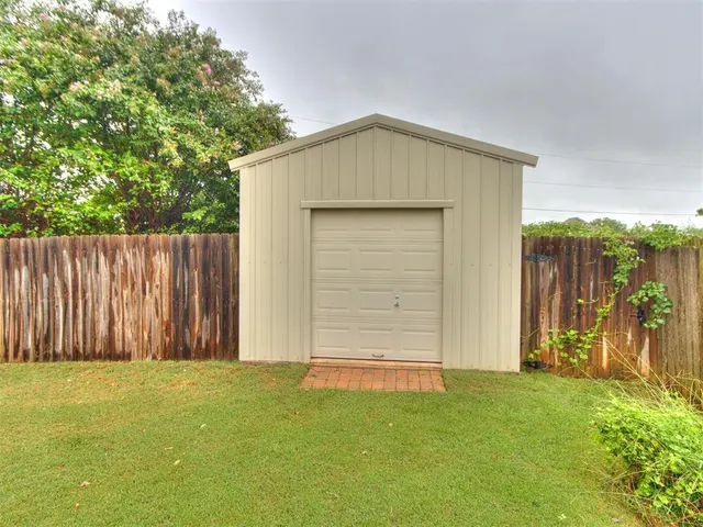 Photo 3 — 3031 Heatherwood Drive, Chickasha, OK 73018