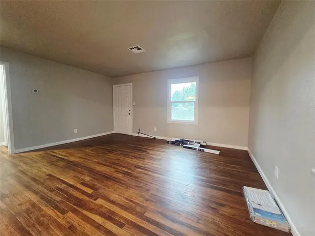 Photo 4 — 904 E Lockheed Drive, Midwest City, OK 73110
