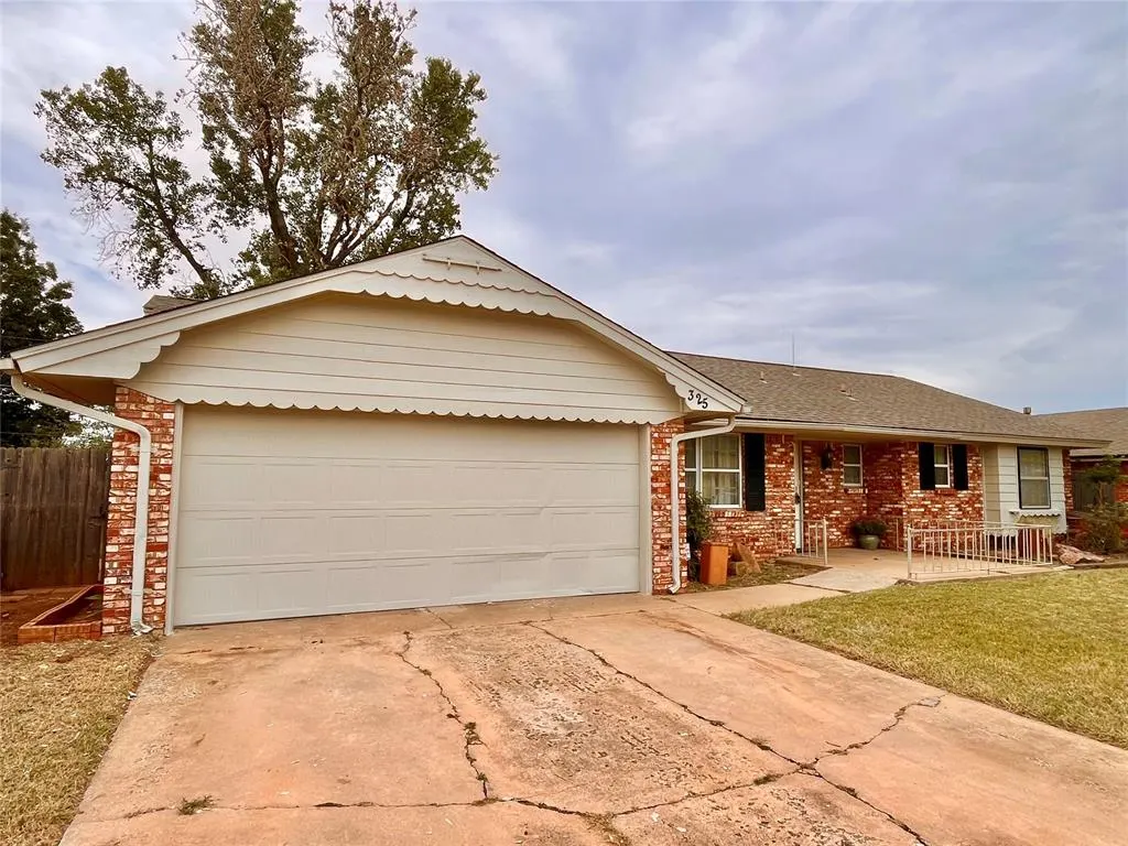 Photo 2 — 325 NE 61st Street, Oklahoma City, OK 73105