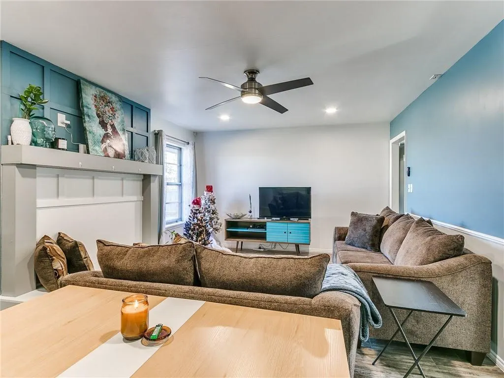 Photo 8 — 325 NE 61st Street, Oklahoma City, OK 73105
