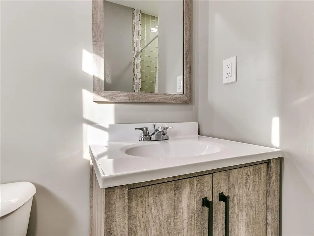 Photo 14 — 325 NE 61st Street, Oklahoma City, OK 73105