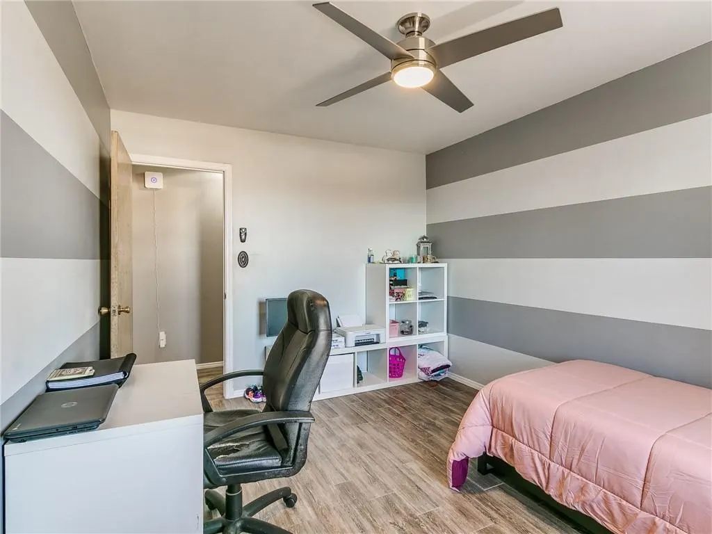Photo 15 — 325 NE 61st Street, Oklahoma City, OK 73105