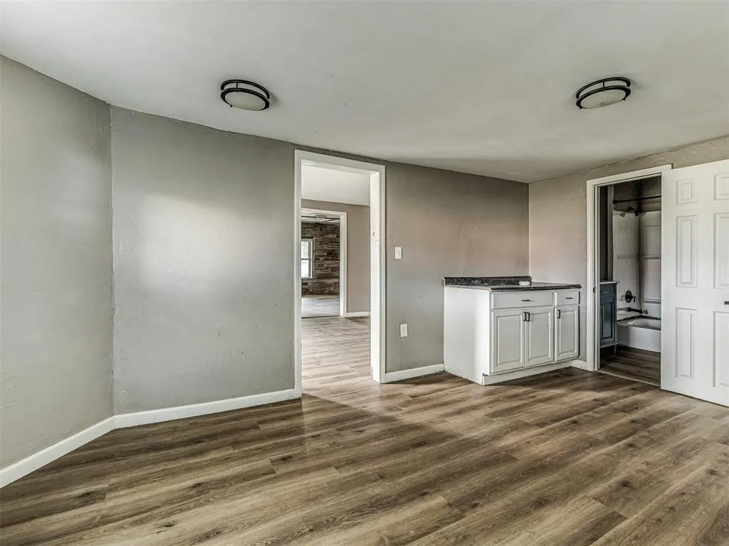 Photo 14 — 827 W Bdwy Avenue, McLoud, OK 74851