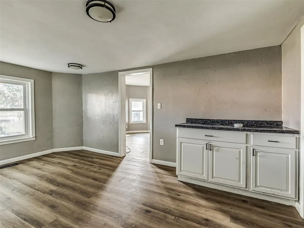 Photo 16 — 827 W Bdwy Avenue, McLoud, OK 74851