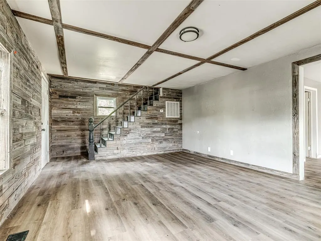 Photo 23 — 827 W Bdwy Avenue, McLoud, OK 74851