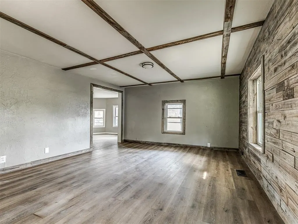 Photo 24 — 827 W Bdwy Avenue, McLoud, OK 74851