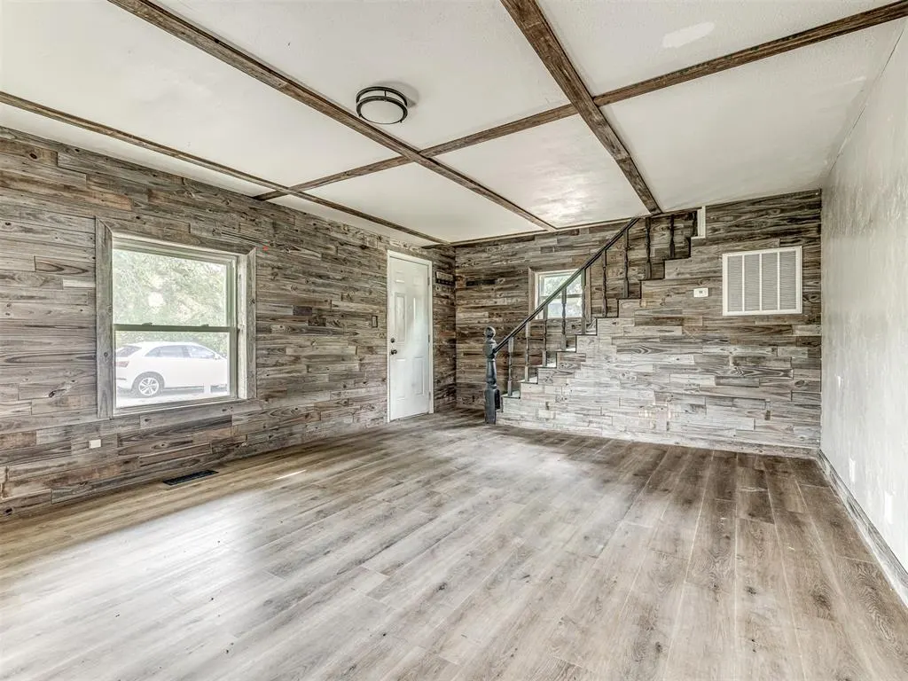 Photo 27 — 827 W Bdwy Avenue, McLoud, OK 74851
