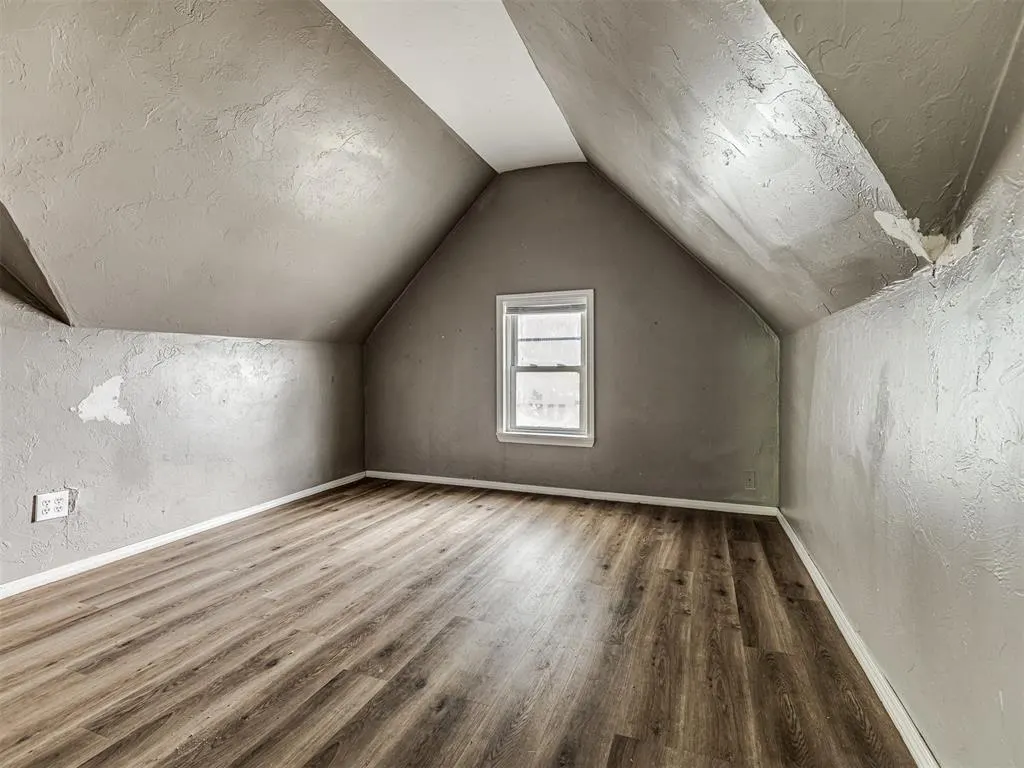 Photo 32 — 827 W Bdwy Avenue, McLoud, OK 74851