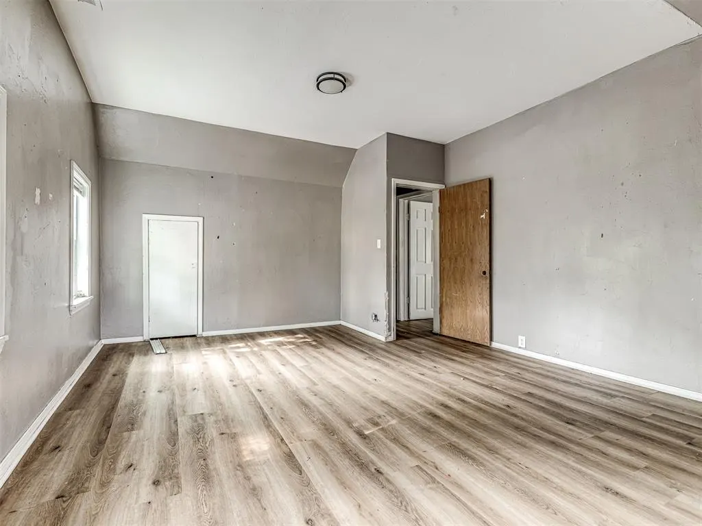 Photo 38 — 827 W Bdwy Avenue, McLoud, OK 74851