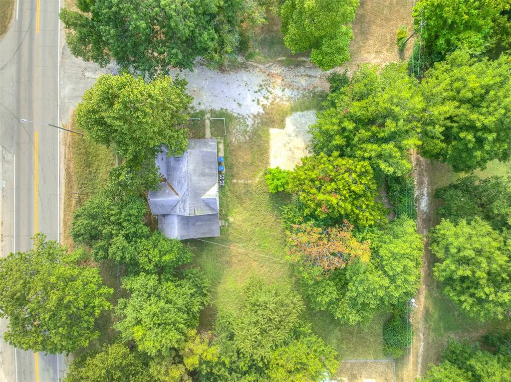 Photo 44 — 827 W Bdwy Avenue, McLoud, OK 74851
