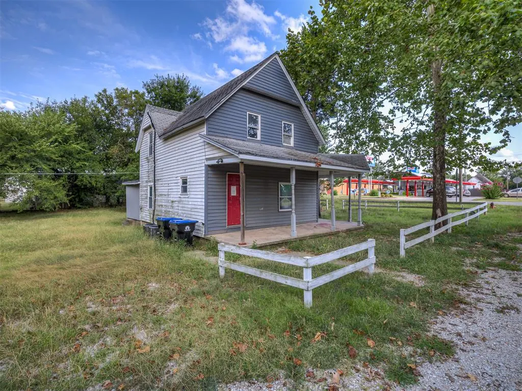Photo 49 — 827 W Bdwy Avenue, McLoud, OK 74851