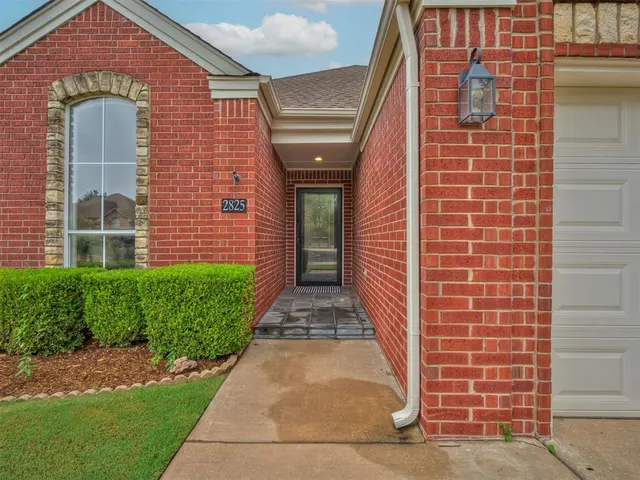 Photo 3 — 2825 Park Hollow Lane, Edmond, OK 73003