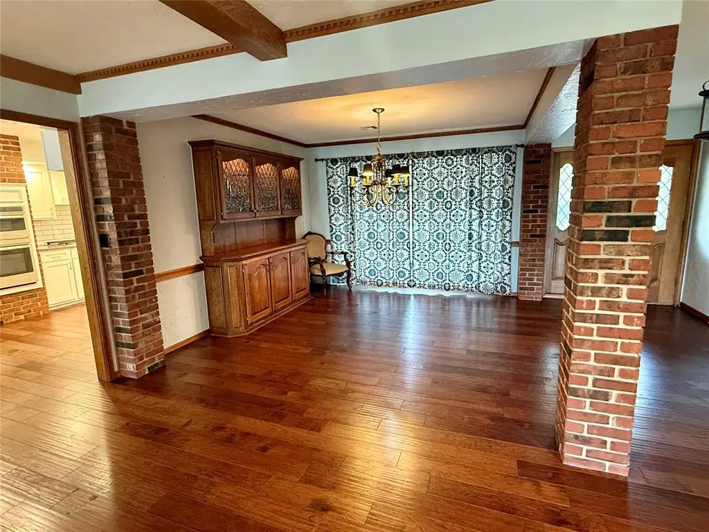 Photo 12 — 321 Red Fork, Clinton, OK 73601