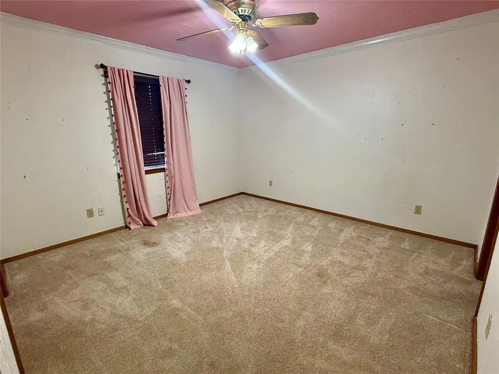 Photo 19 — 321 Red Fork, Clinton, OK 73601