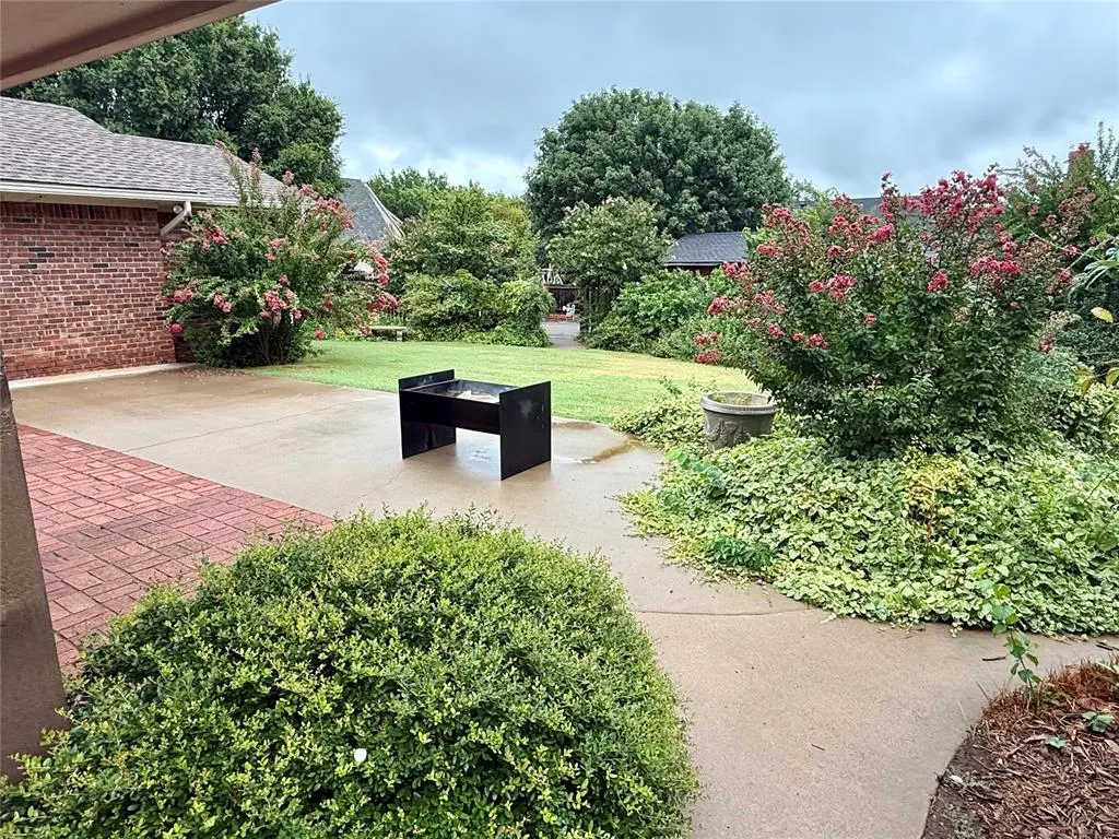 Photo 27 — 321 Red Fork, Clinton, OK 73601