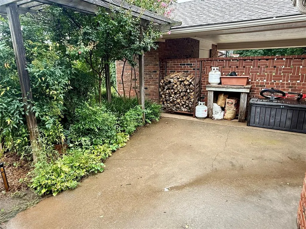 Photo 26 — 321 Red Fork, Clinton, OK 73601