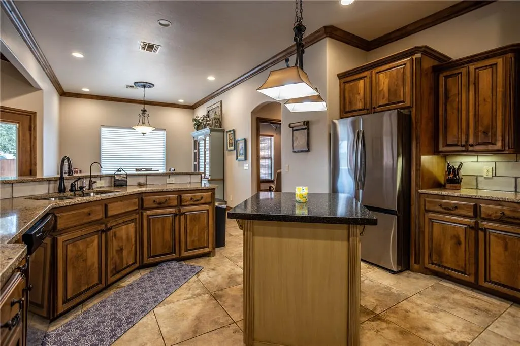 Photo 11 — 2111 Saber Lane, Weatherford, OK 73096