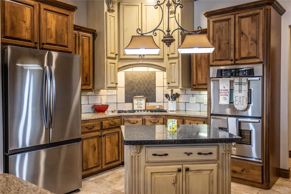 Photo 12 — 2111 Saber Lane, Weatherford, OK 73096