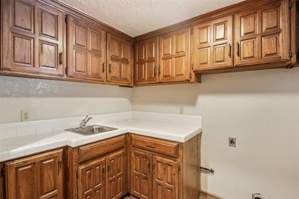 Photo 32 — 2821 Castlewood Drive, Norman, OK 73072