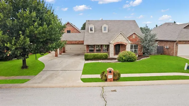Photo 2 — 1317 Glen Cove Drive, Edmond, OK 73003