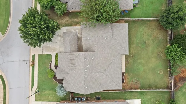 Photo 6 — 1317 Glen Cove Drive, Edmond, OK 73003