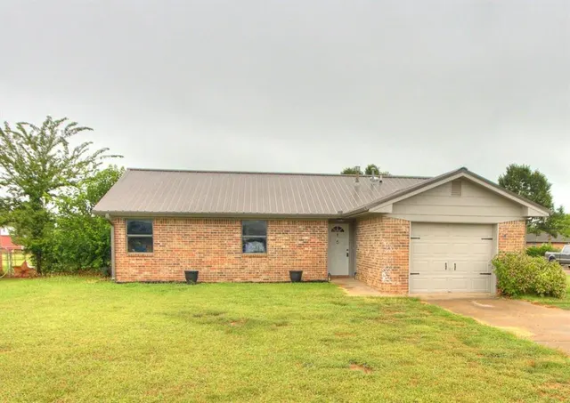 Front exterior — 3400 W Mississippi Avenue, Chickasha, OK 73018