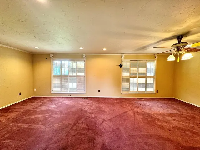 Photo 7 — 402 Flanders Drive, Chickasha, OK 73018