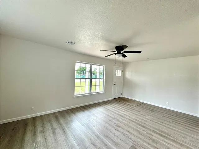 Photo 4 — 2002 S 20th Street, Chickasha, OK 73018