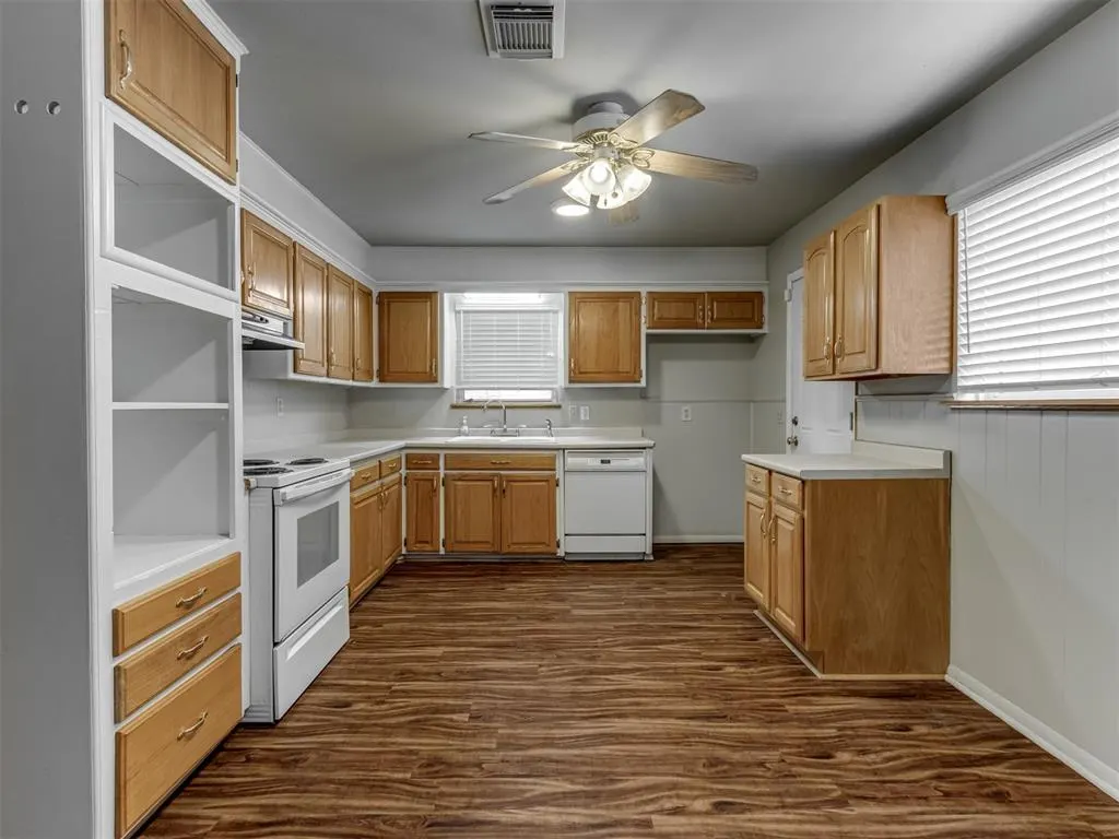 Photo 9 — 1436 NW 99th Street, Oklahoma City, OK 73114