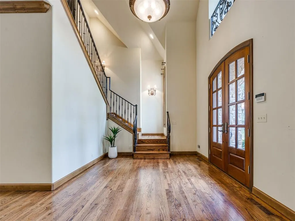 Photo 5 — 3820 Old Forest Lane, Oklahoma City, OK 73131
